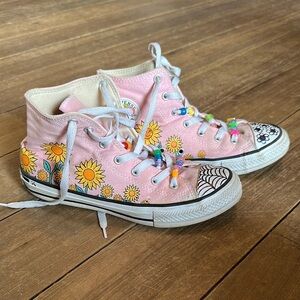 Pink flowers high top converse shoes women’s size 5